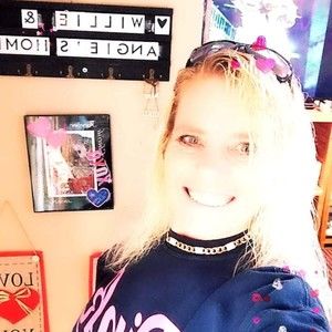 Meet your Posher, Angela dawn